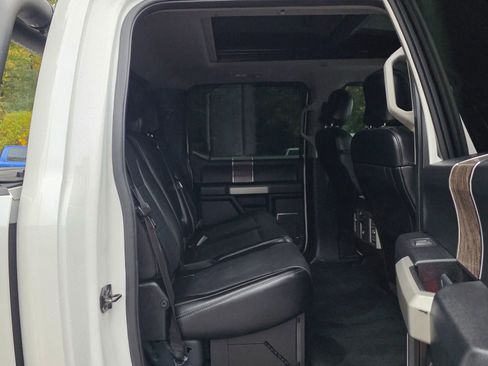 Used 2017 Ford F250 Lariat w/ Lariat Ultimate Package AWD/4WD image 35