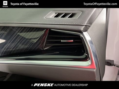 Used 2024 Cadillac XT6 Premium Luxury w/ Technology Package image 10