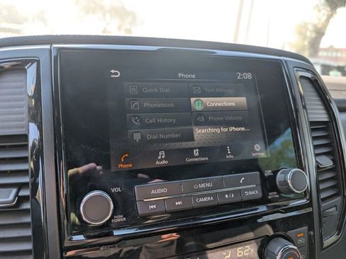 Used 2024 Nissan Titan SV w/ SV Bronze Edition Package image 14