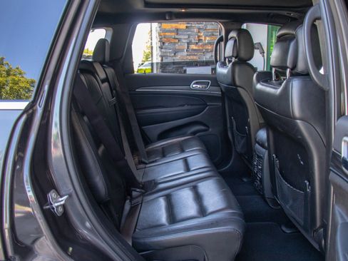 Used 2021 Jeep Grand Cherokee Limited w/ Luxury Group II image 22