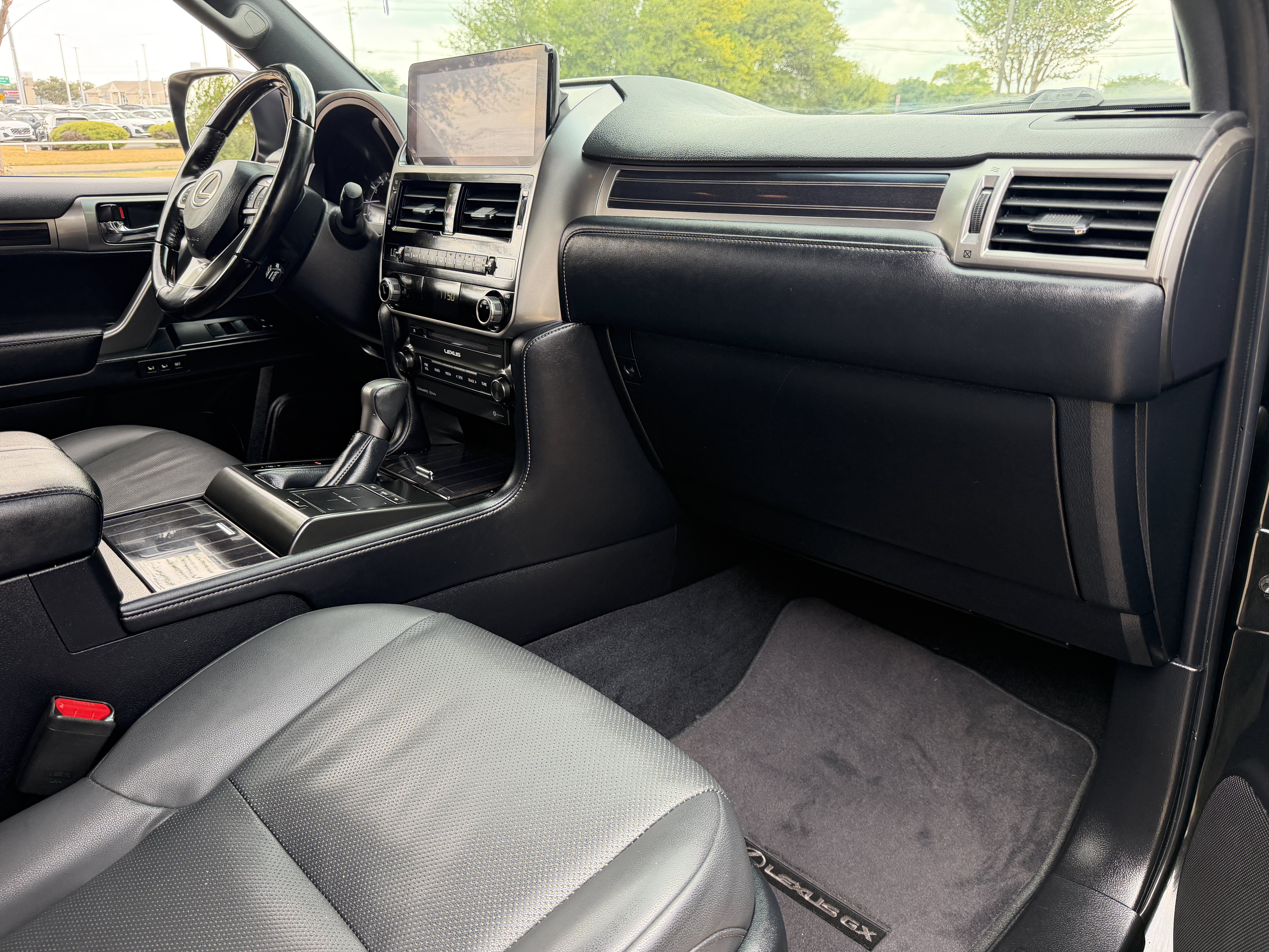 Used 2022 Lexus GX 460 Premium w/ Premium Package AWD/4WD image 16