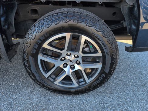 Used 2020 Chevrolet Silverado 1500 LT Trail Boss image 5