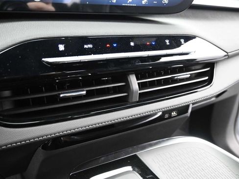 New 2026 Buick Enclave Preferred w/ Power Package image 18