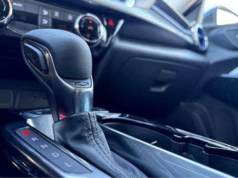 Used 2025 Chevrolet Trax LT image 15