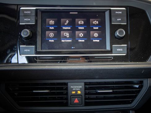 Used 2021 Volkswagen Jetta SE w/ SE Cold Weather Package image 40