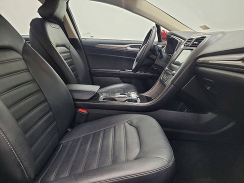 Used 2018 Ford Fusion SE w/ Fusion SE Technology Package FWD image 21