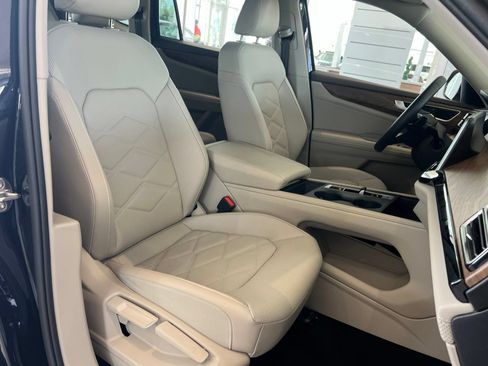 Certified 2026 Volkswagen Atlas SE FWD image 39