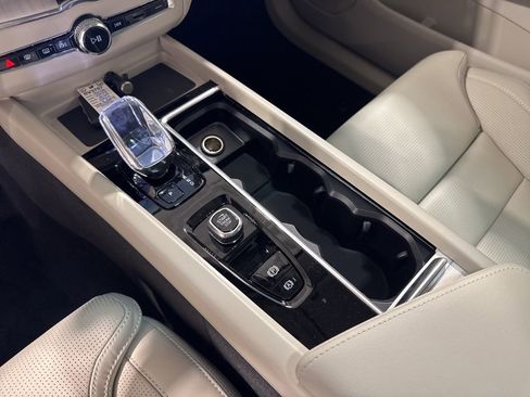 New 2026 Volvo XC60 B5 Ultra w/ Protection Package Premier image 14