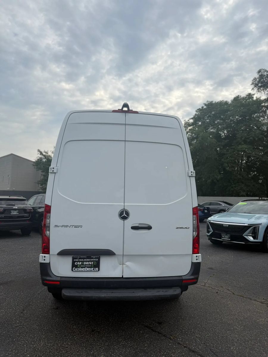 Used 2021 Mercedes-Benz Sprinter 2500 w/ Driver Convenience Package image 4