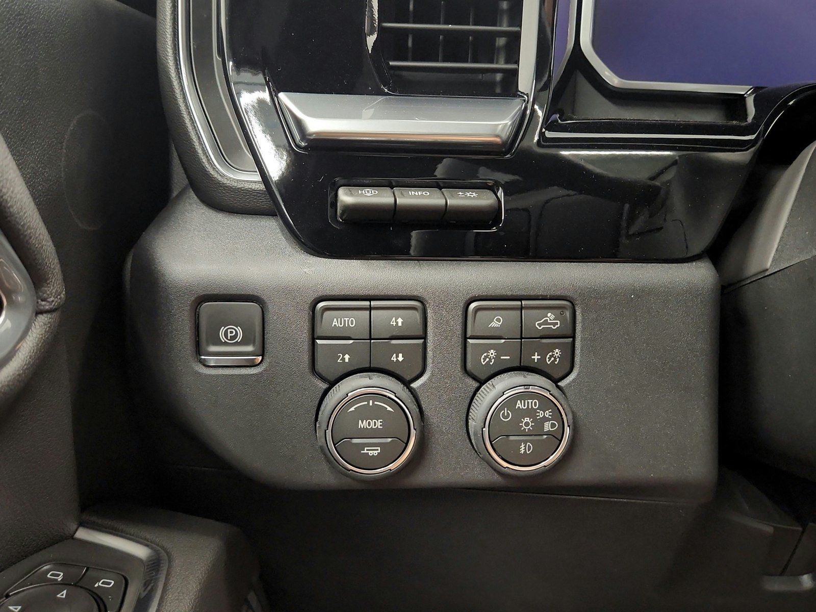 New 2026 Chevrolet Silverado 2500 High Country w/ Technology Package AWD/4WD image 58