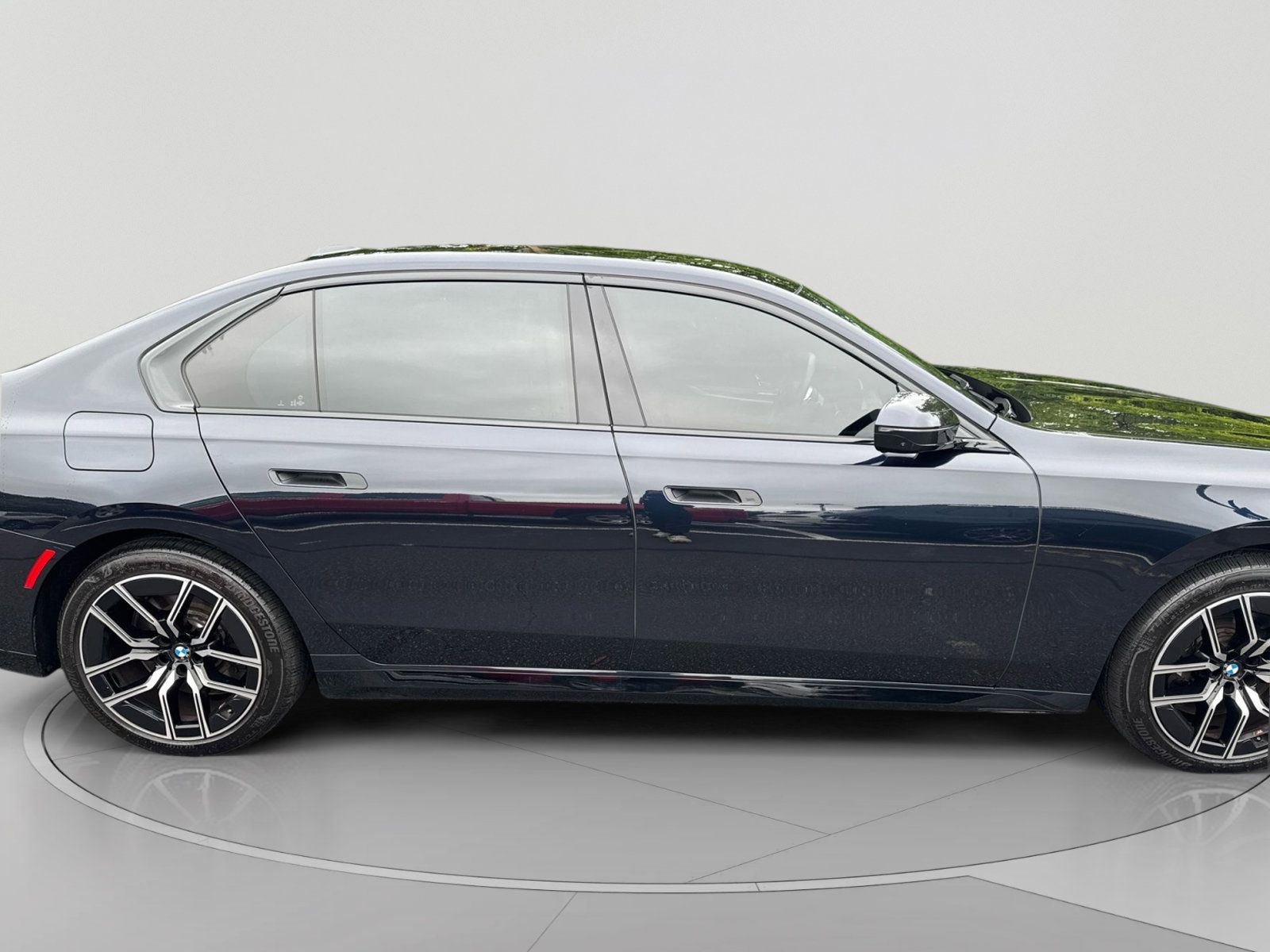 Used 2026 BMW 740i xDrive w/ Premium Package AWD/4WD image 34