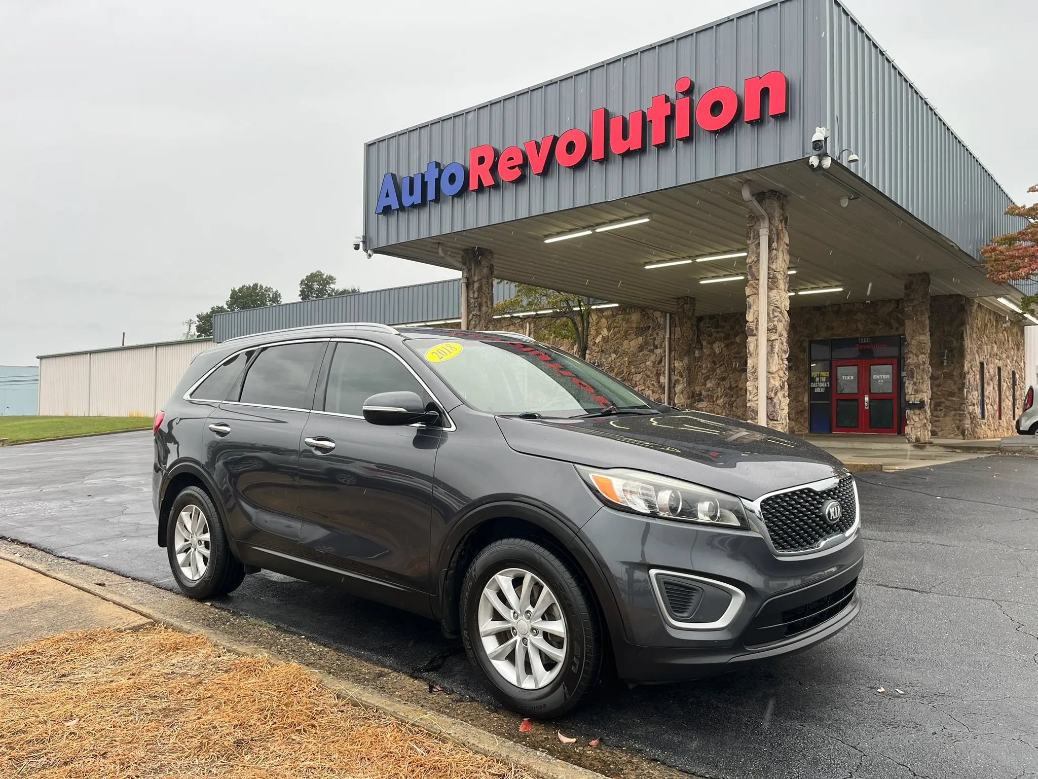 Used 2018 Kia Sorento FWD image 1