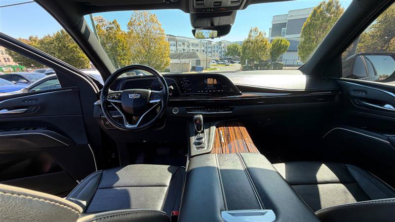 Used 2021 Cadillac Escalade Premium Luxury w/ Driver Assist Tech Package AWD/4WD image 25
