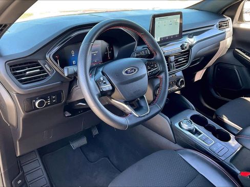 Used 2025 Ford Escape ST-Line image 18