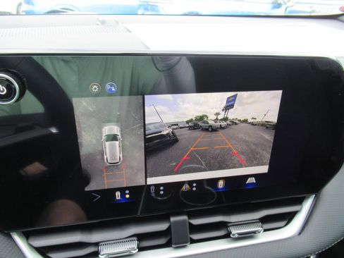 New 2026 Chevrolet Equinox LT w/ Safety and Technology Package FWD image 25