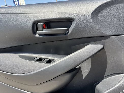 Used 2025 Toyota Corolla LE FWD image 19