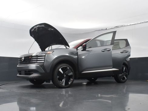 Used 2025 Nissan Kicks SR AWD/4WD image 30