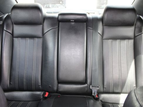 Used 2018 Chrysler 300 S image 6