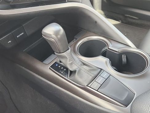 Used 2023 Toyota Camry SE image 16