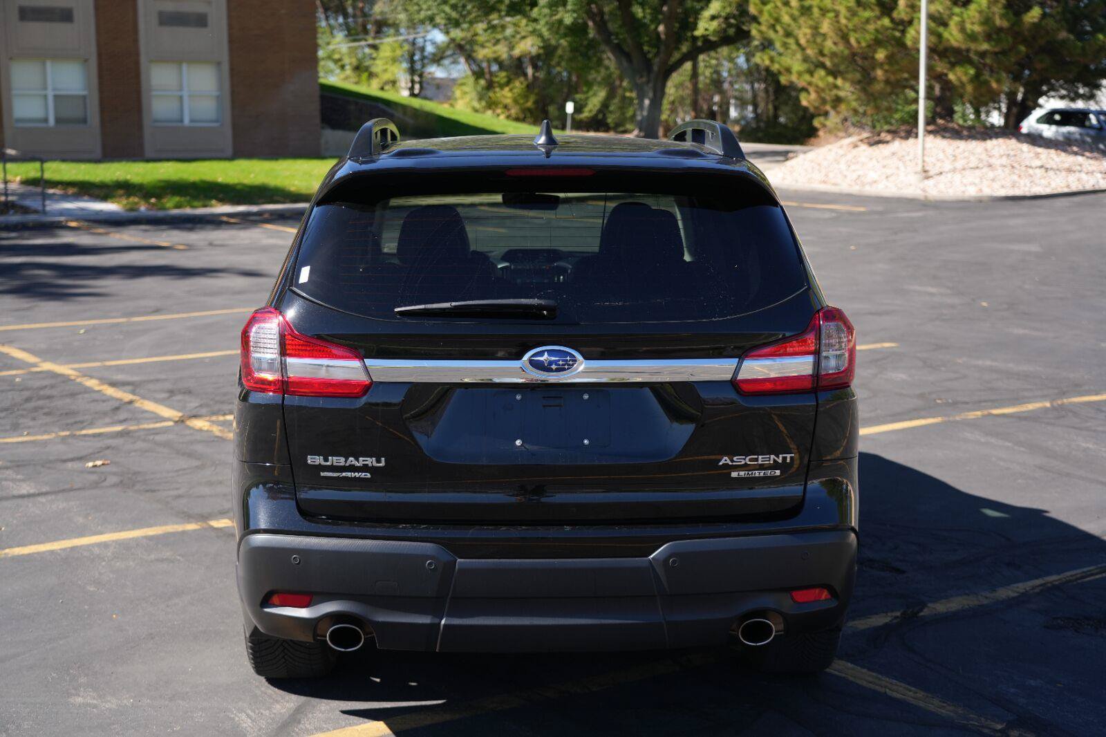 Used 2021 Subaru Ascent Limited w/ Technology Package AWD/4WD image 4