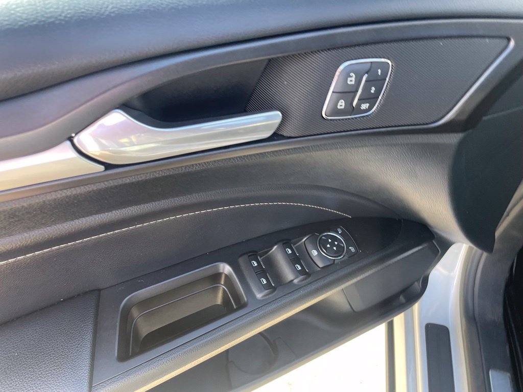 Used 2017 Ford Fusion Titanium AWD/4WD image 13