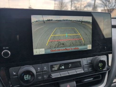 Used 2024 Toyota Grand Highlander XLE image 16