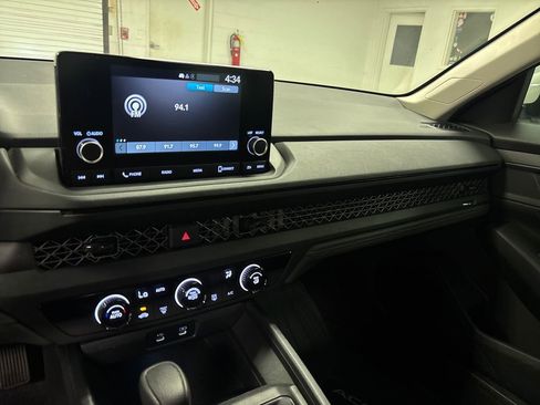 Used 2023 Honda Accord LX image 34