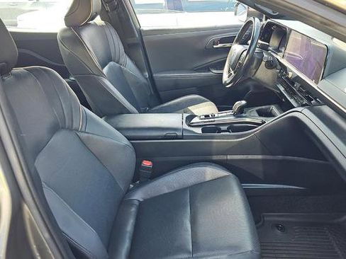 Used 2023 Toyota Crown Limited AWD/4WD image 4