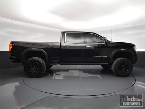 Used 2024 GMC Sierra 2500 Denali Ultimate AWD/4WD image 51