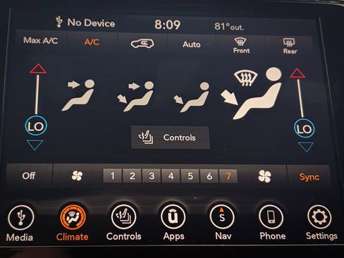 Used 2020 Jeep Grand Cherokee Altitude RWD image 18
