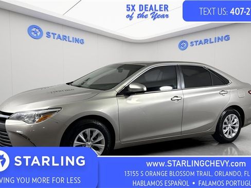 Used 2017 Toyota Camry XLE image 1
