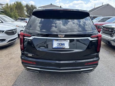 Used 2022 Cadillac XT6 Premium Luxury w/ Technology Package image 8