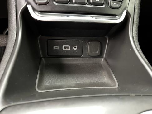 Used 2020 GMC Terrain SLE w/ Driver Convenience Package AWD/4WD image 23