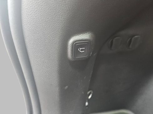 Used 2019 Jeep Cherokee Limited AWD/4WD image 17