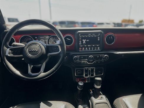 Used 2020 Jeep Gladiator Rubicon image 2