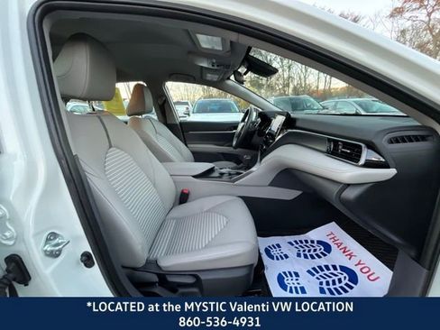 Used 2024 Toyota Camry SE image 23