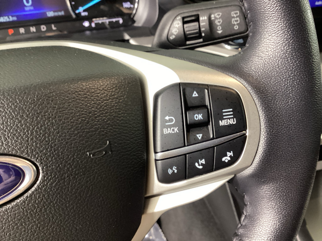 Used 2023 Ford Explorer XLT AWD/4WD image 27