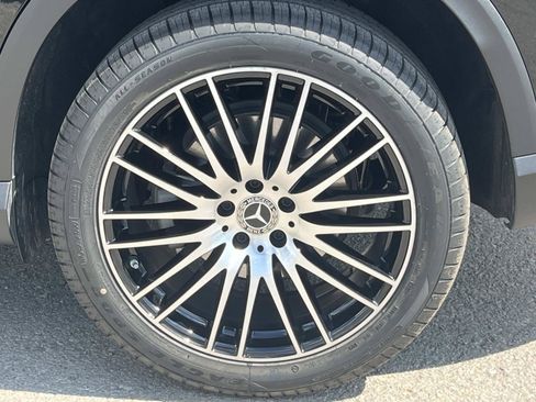 Certified 2025 Mercedes-Benz GLC 300 4MATIC image 12