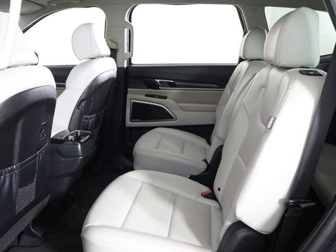 Used 2025 Kia Telluride S FWD image 34