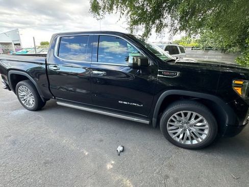 Used 2019 GMC Sierra 1500 Denali w/ Denali Ultimate Package AWD/4WD image 2