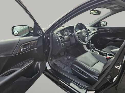 Used 2017 Honda Accord EX-L image 18