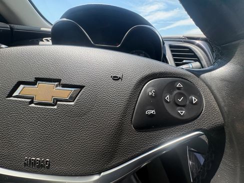 Used 2017 Chevrolet Impala Premier FWD image 28