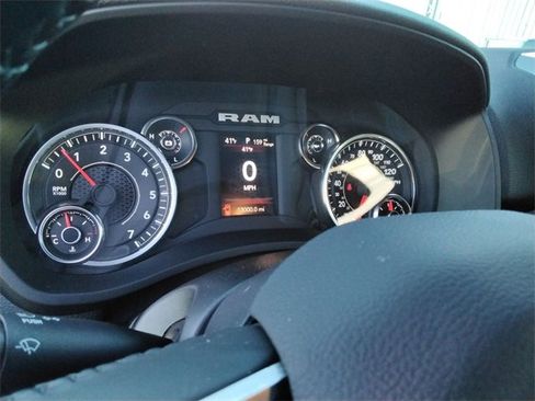 Used 2024 RAM 2500 Big Horn w/ Sport Appearance Package image 26