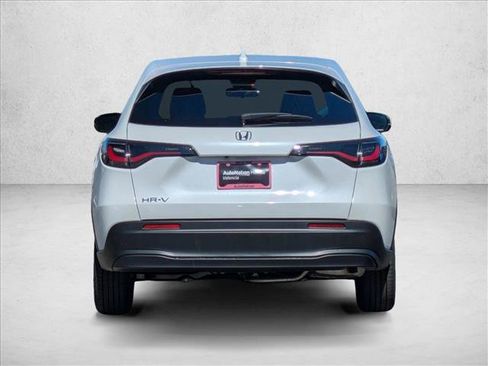 New 2026 Honda HR-V LX image 8