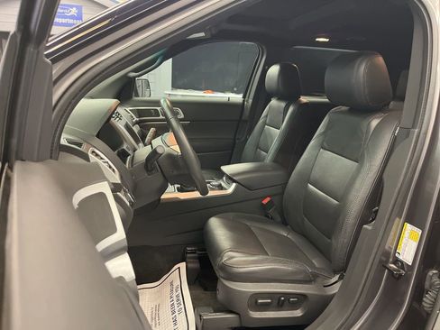 Used 2011 Ford Explorer XLT w/ 202A Rapid Spec Order Code image 12