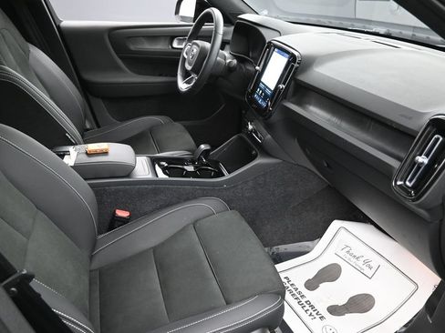 Used 2023 Volvo C40 P8 Recharge Plus AWD/4WD image 28