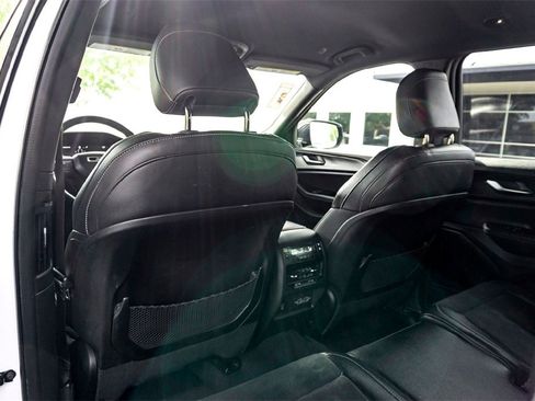 Used 2024 Jeep Grand Cherokee L Laredo image 28