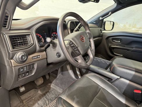Used 2024 Nissan Titan PRO-4X w/ Pro-4x Convenience Package AWD/4WD image 12