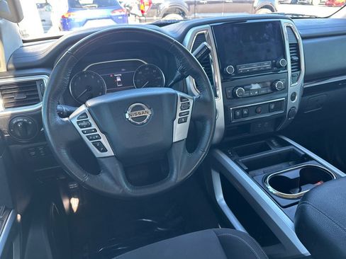 Used 2021 Nissan Titan SV w/ SV Convenience Package image 22