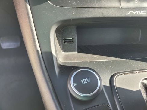 Used 2015 Ford Focus SE image 24